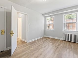 219 Oakwood St SE APT 303, Washington, DC 20032