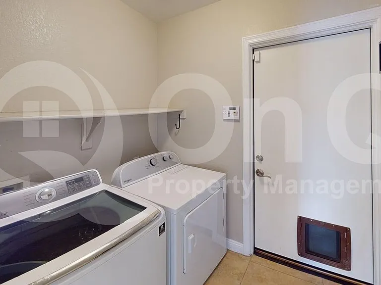 3211 E Behrend Dr — Photo 25