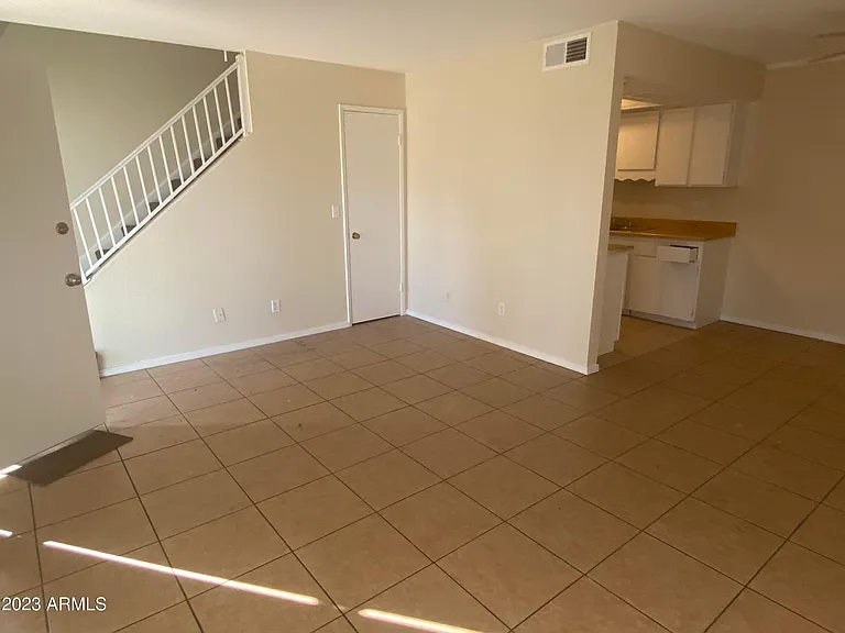 6002 W Townley Ave — Photo 3