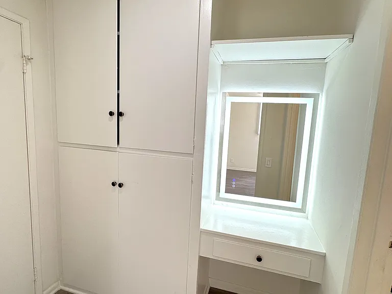 410 S Alexandria Ave — Photo 14