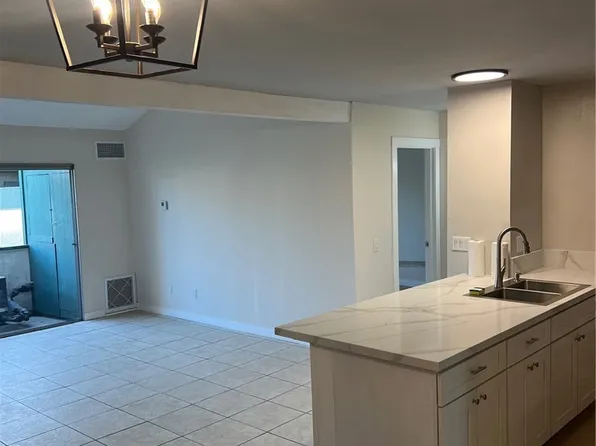 15321 Santa Gertrudes J210, La Mirada, CA 90638