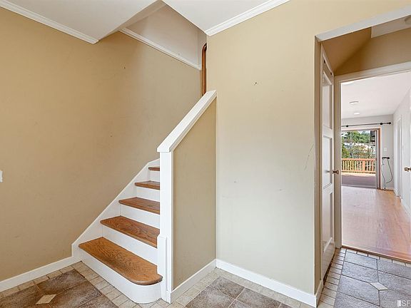 4th image of 615 Teresita Blvd