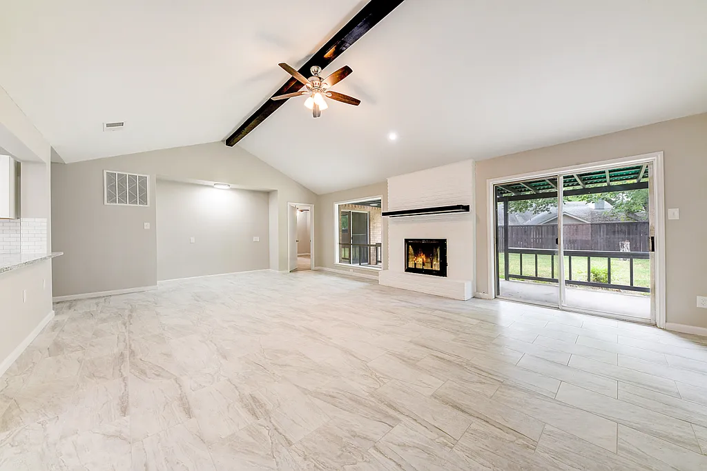 3 bed, 1863 sqft, $2,100 — Photo 3