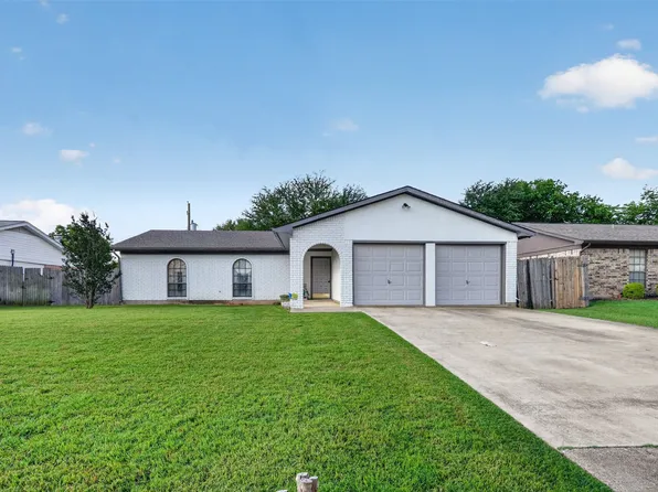 1212 Manning Rd, Fort Worth, TX 76126