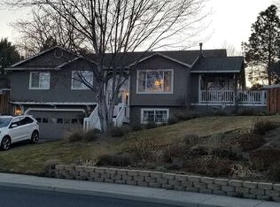 3049 SW 36th St, Redmond, OR 97756