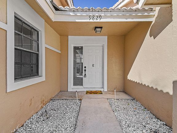 5th image of 9829 Watermill Cir APT E