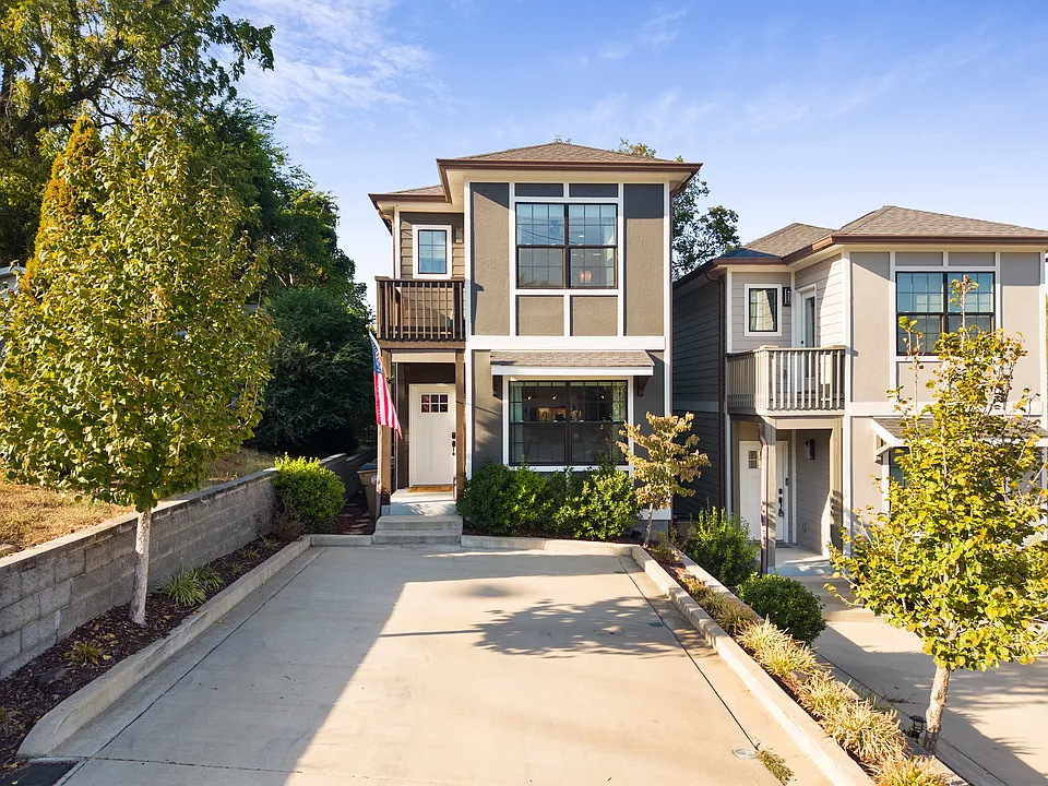 4423B Providence Hts