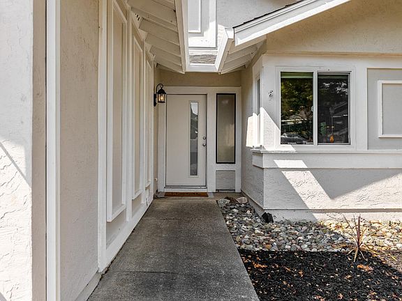 5th image of 776 Rose Drive
