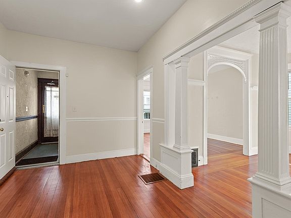 4th image of 50 Armandine St