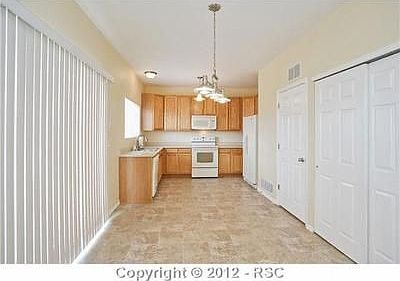 WALKOUT TO BACK YARD