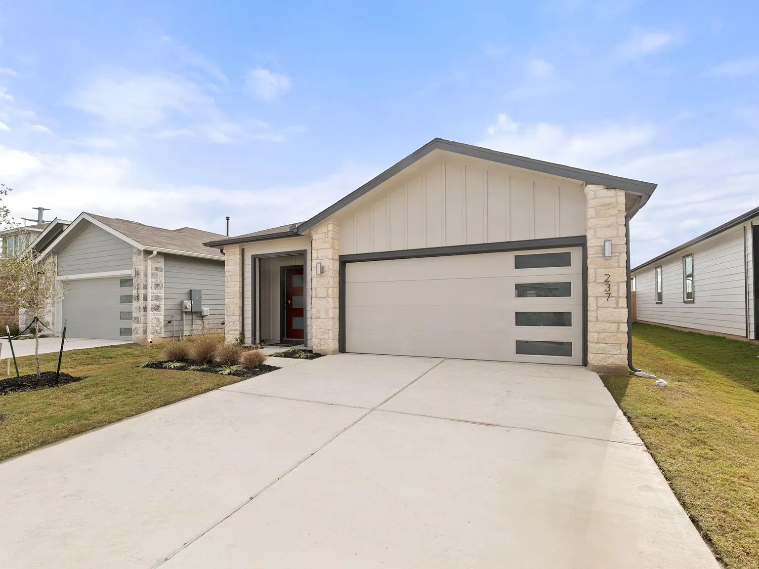 3 bed, 2.0 bath, 1530 sqft, $1,830 — Photo 3