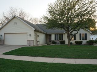 4709 N Devonshire Dr, Appleton, WI 54913