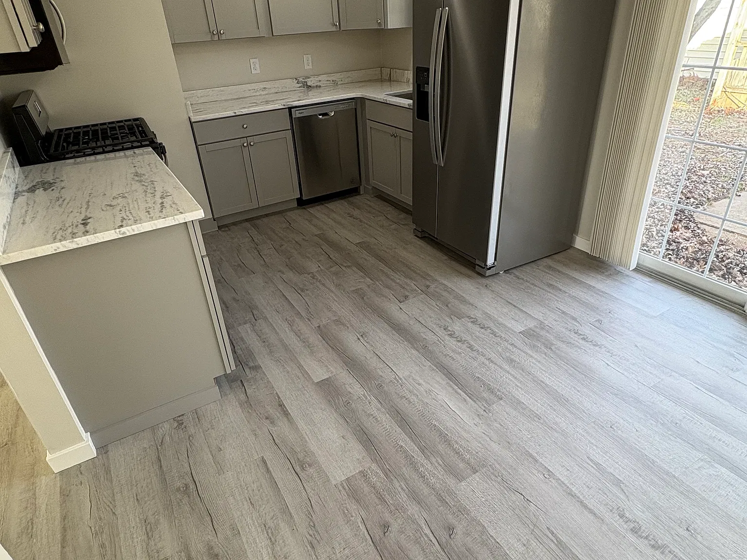 3 bed, 950 sqft, $1,350 — Photo 2