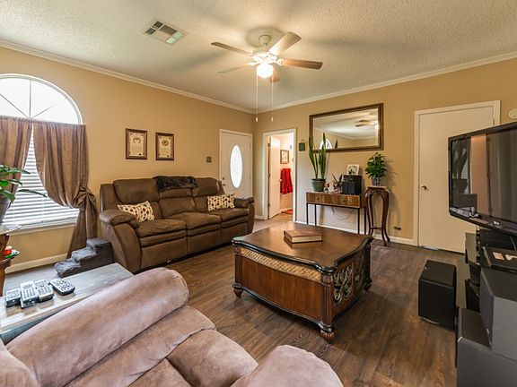 4th image of 113 Rebecca Dr