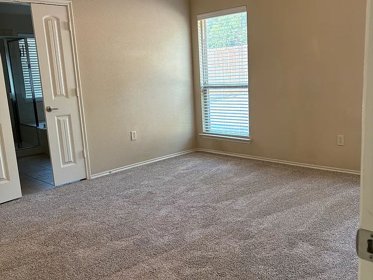 814 Bens Dr — Photo 13