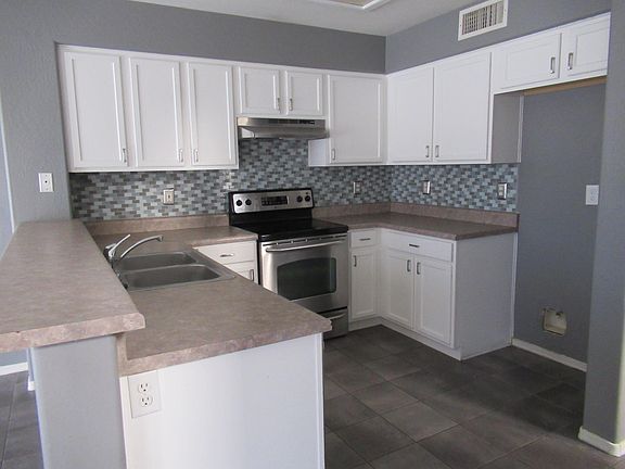 5th image of 10045 E Capri Ave