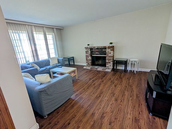 5th image of 1820 Sherman Dr Room B
