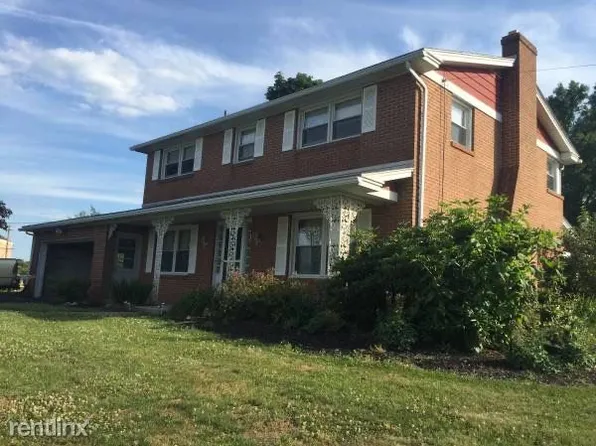 2880 Cambridge Rd, York, PA 17402