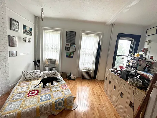 Rented by Delmark Realty LLC | media 14