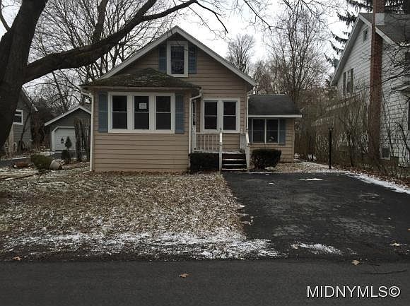 2nd image of 6 Hamilton Pl