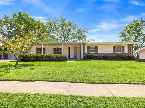 58 Highland Park Dr, Chesterfield, MO 63017