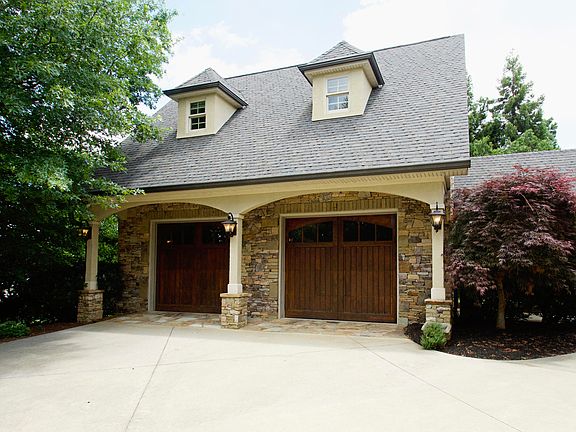 3rd image of 11640 Burgess Dr