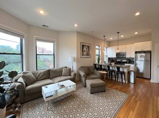 2916 N Broadway St #17, Chicago, IL 60657