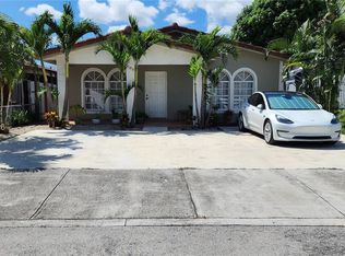880 E 26th St, Hialeah, FL 33013