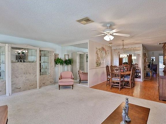 3rd image of 302 Hickory Stick Ct