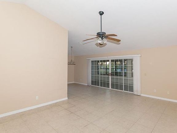 3rd image of 106 Twin Lake Cir