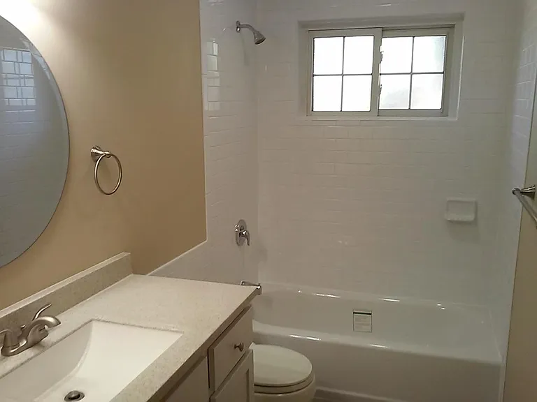 515 Hollendale Dr — Photo 5