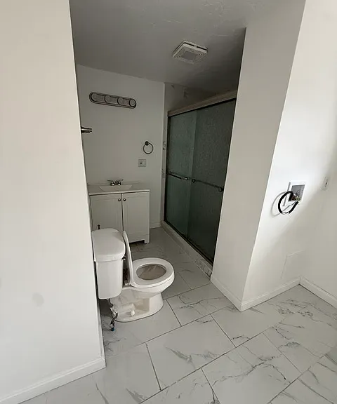 2205 S Main St #2N — Photo 8