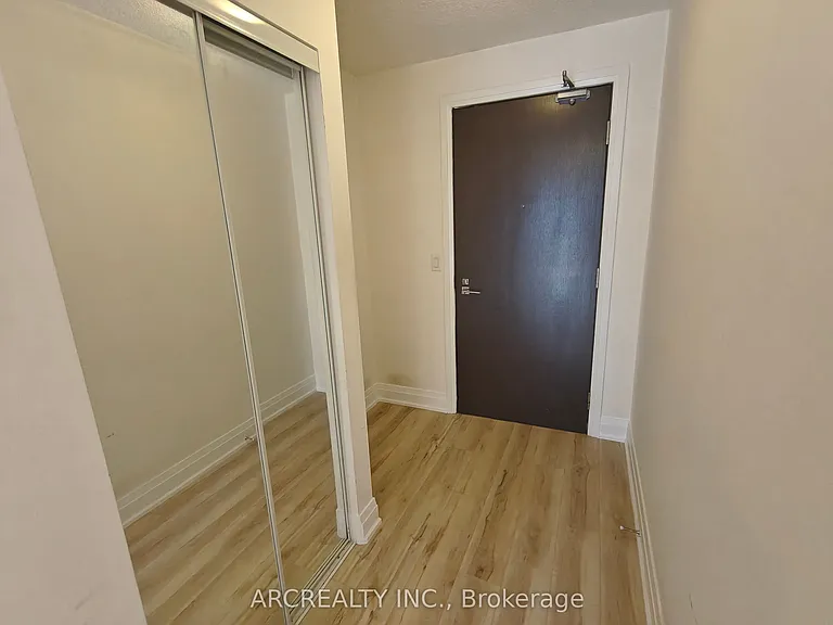 1 De Boers Dr #716 — Photo 2