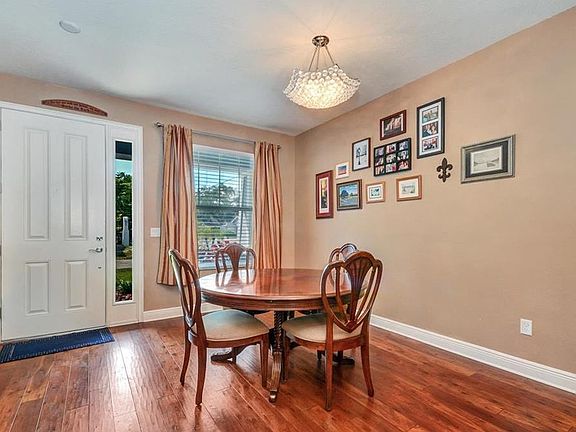 3rd image of 2818 W Wallace Ave