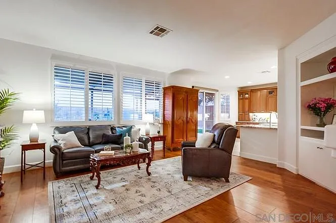913 Glendora Dr — Photo 4