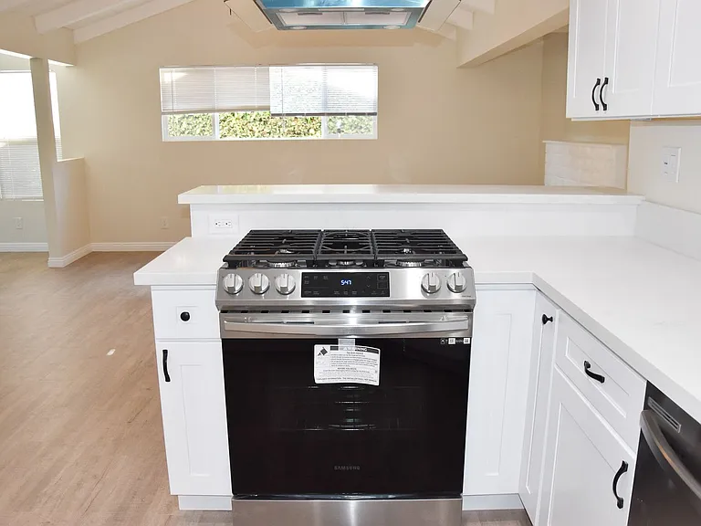 2318 E Coolidge Ave — Photo 51