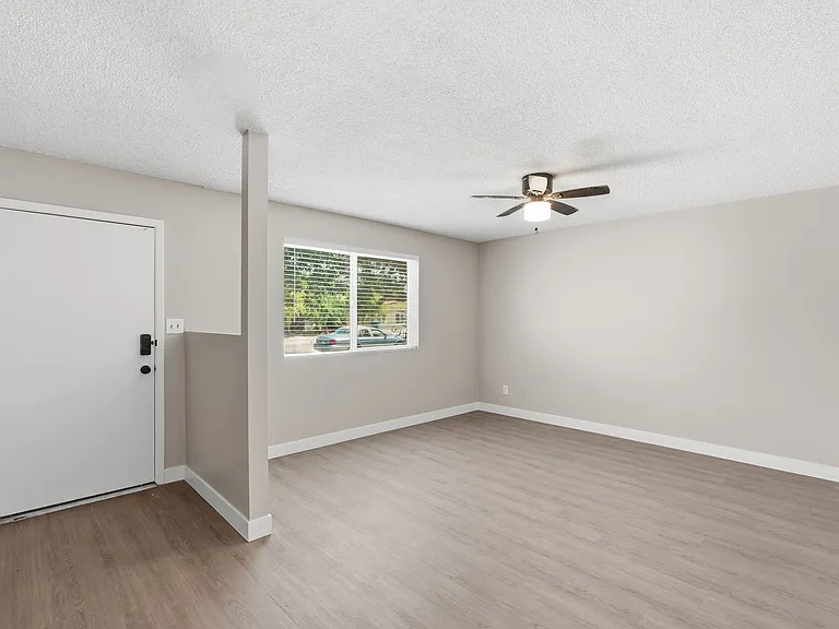 1867 E Alameda Dr — Photo 5