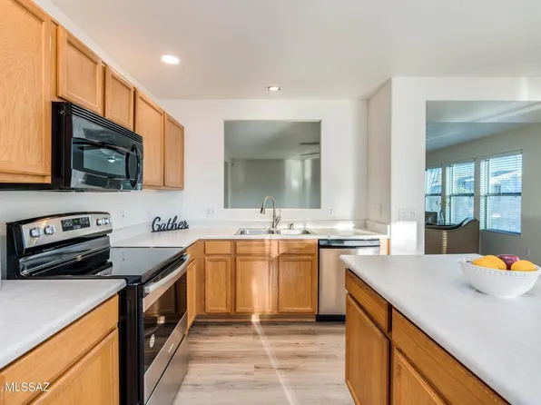 8134 S Teaberry Ave, Tucson, AZ 85747