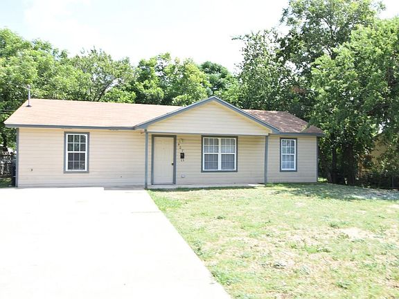 3rd image of 407 McArthur Dr