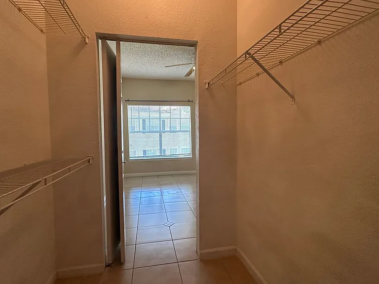 323 Arbor Lakes Cir — Photo 15