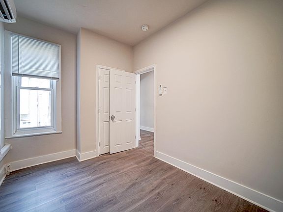 2nd image of 1233 W Huntingdon St #0