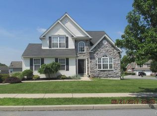 4146 Redbud Dr W, Whitehall, PA 18052