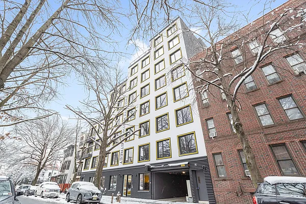 Rented by Reavis | media 32