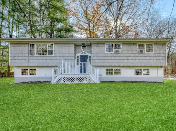 31 Robin Hood Road, Suffern, NY 10901
