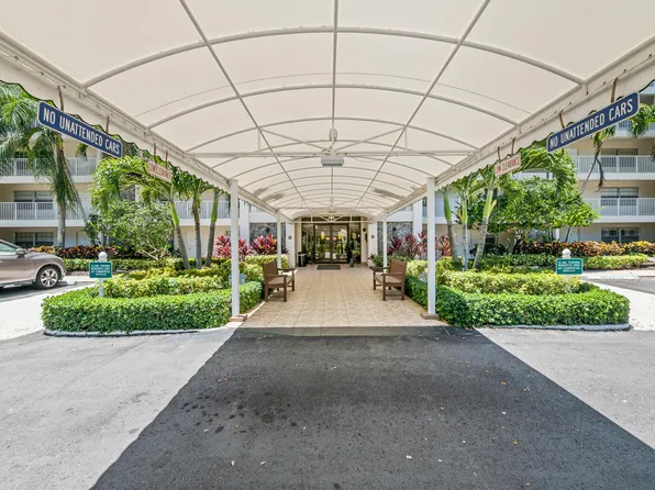3510 Oaks Way #406, Pompano Beach, FL 33069