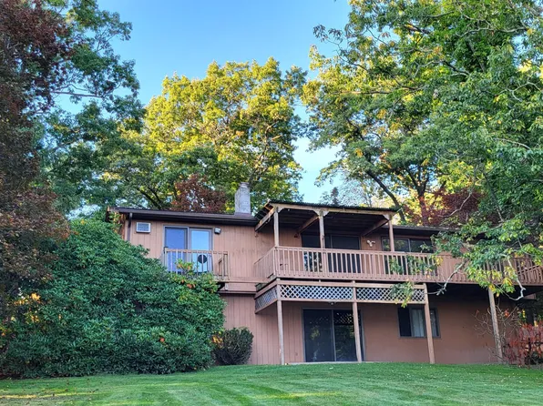 19 Lasco Ln, Tunkhannock, PA 18657