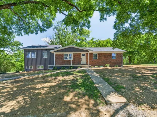 2155 Fairview Rd, Byrdstown, TN 38549
