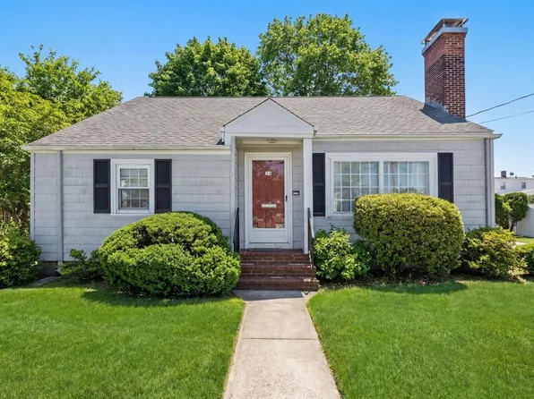 34 Chicopee St, New Bedford, MA 02745