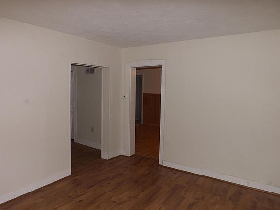 3rd image of 211 Roselawn Ave