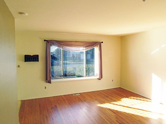 5th image of 38474 Littlefield Dr
